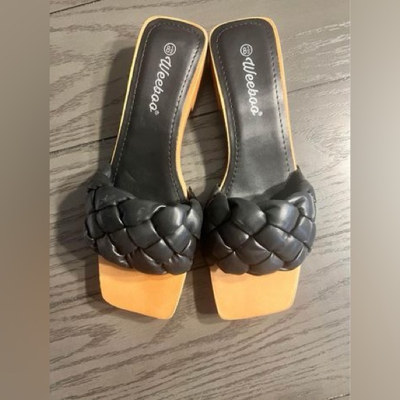 New in box square toe woven heeled slides - Picture 2 of 6